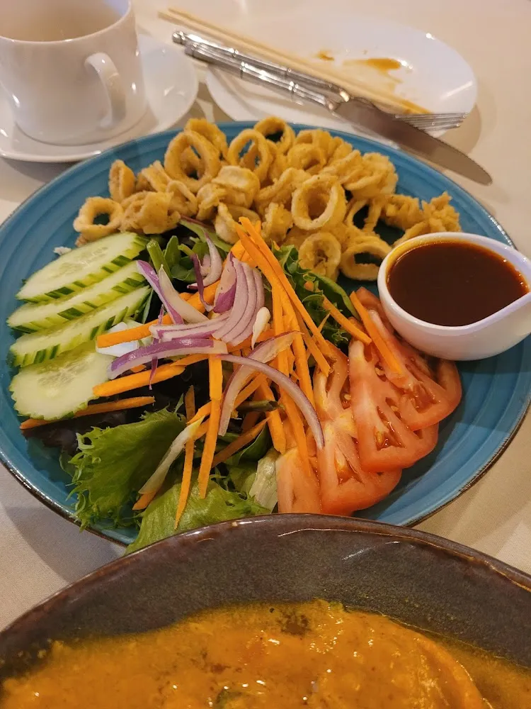 Crispy Calamari Salad