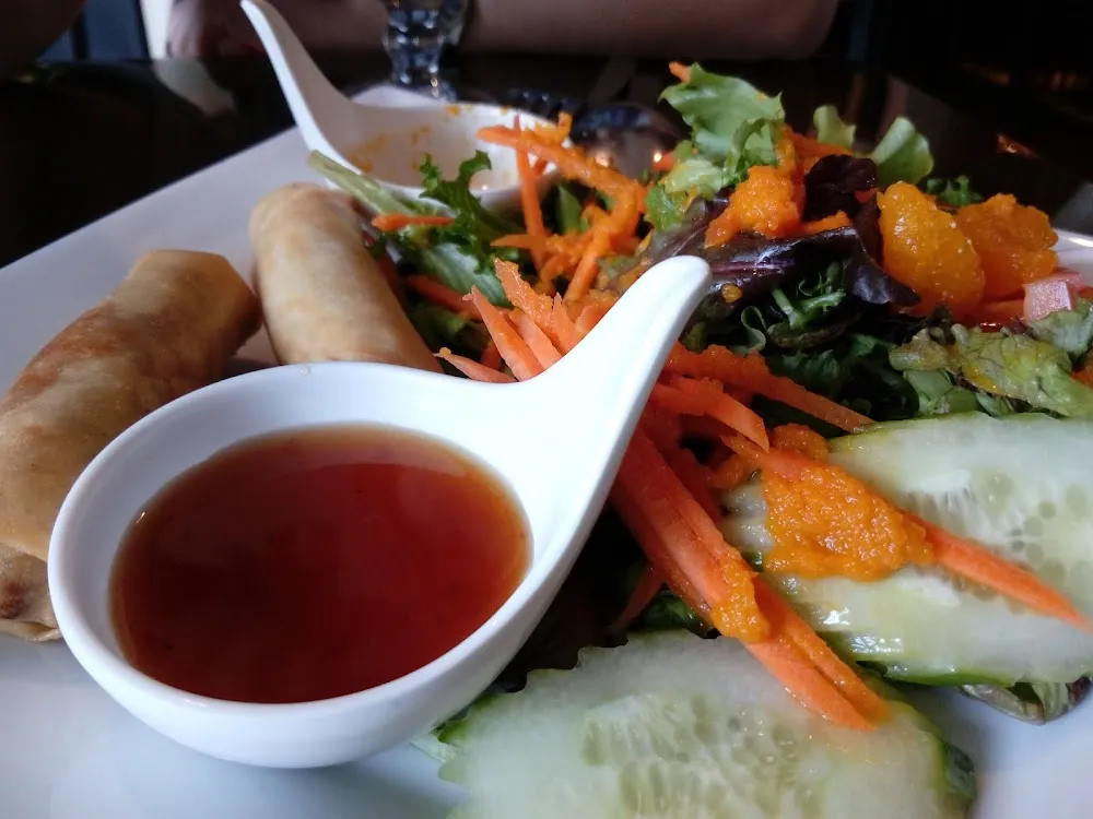 Tiger Cry Grilled Tofu Salad Dinner
